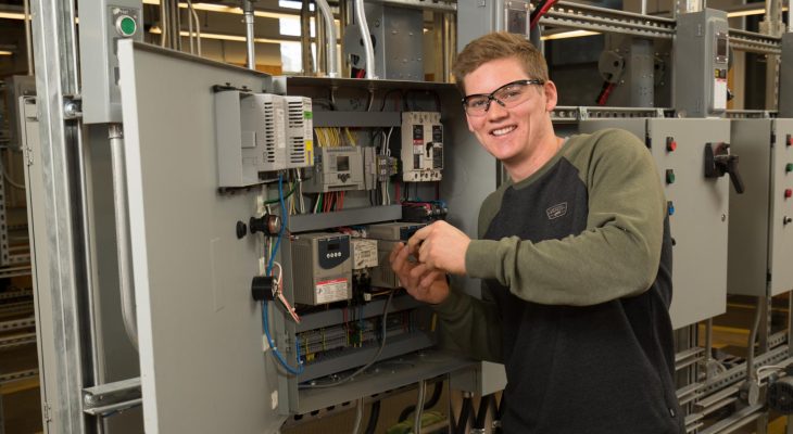 The Reason To Hire Electrical Contractors In Phoenix, AZ